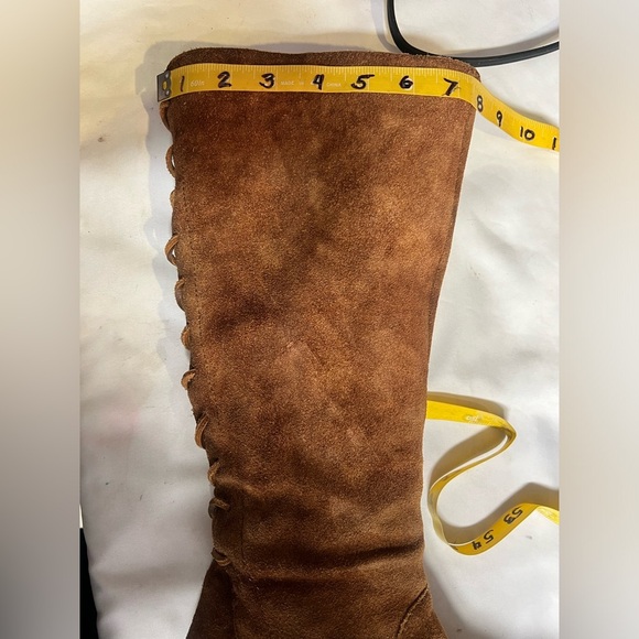 BORN Camel brown lace back riding boots size 8.5. - Picture 9 of 9